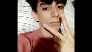 MASTURBANDOME CUANDO ME QUEDO SOLO EN CASA